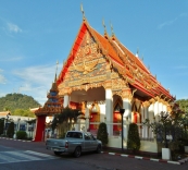 Auch auf Phuket gibt es einige Tempel.