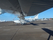 Unsere kleine Maschine für den Flug über das Okawango Delta. Die Hälfte des einstündigen Fluges hatte ich mit meinem Magen zu kämpfen. Trotzdem tolle Fotos.